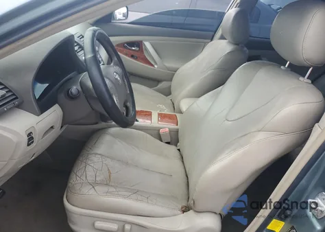 2011 Toyota Camry Base z USA, uszkodzony, nr VIN 4T1BF3EK9BU744769